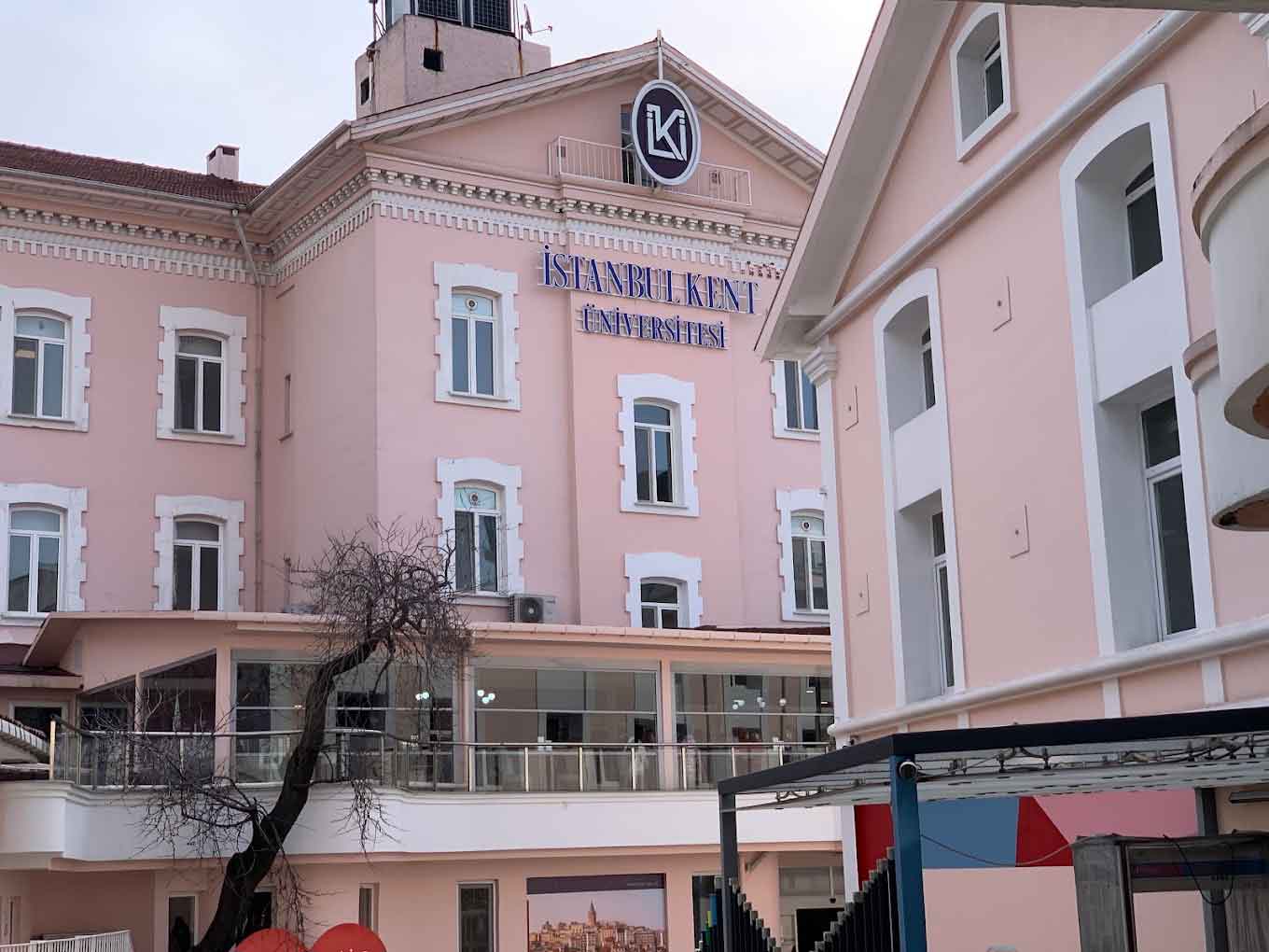رسوم دراسة التمريض في جامعة كينت 2026