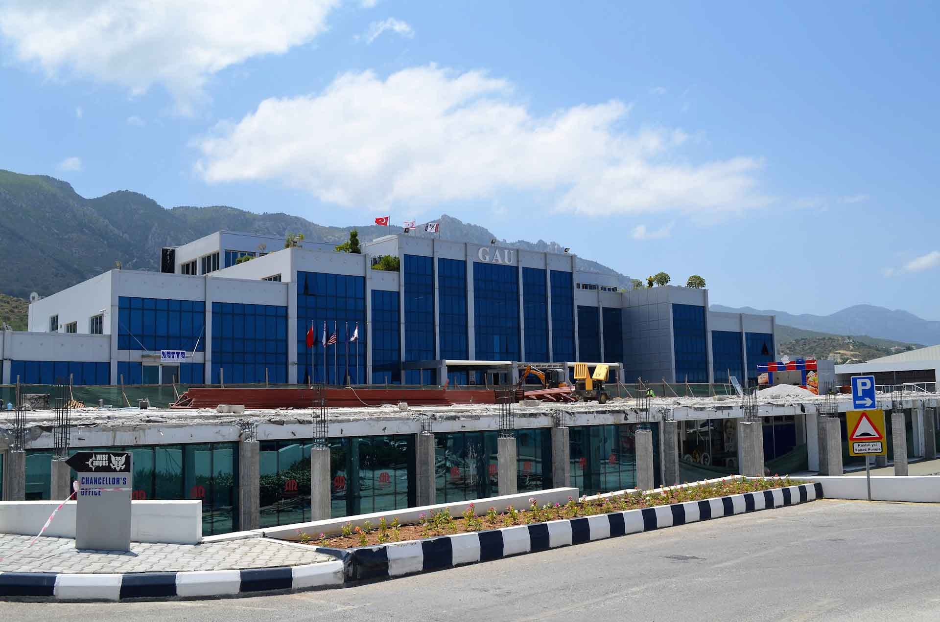 دراسة هندسة نظم الطاقة في جامعة جيرنا الأمريكية