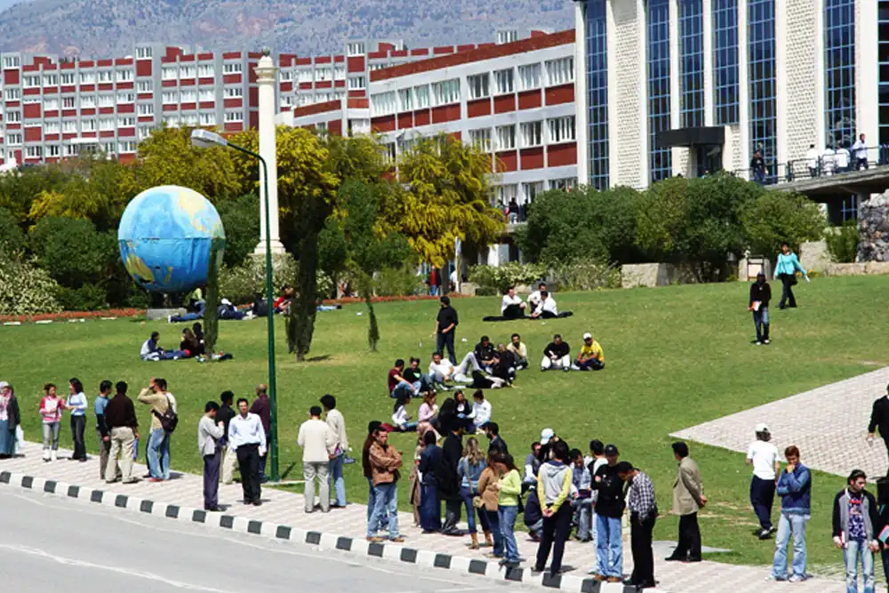 الحياة الطلابية في جامعة الشرق الادنى