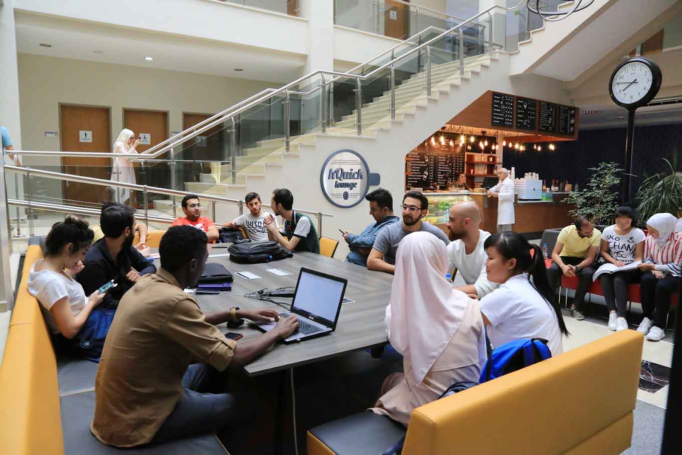 الدراسة في جامعة حسن كاليونجو