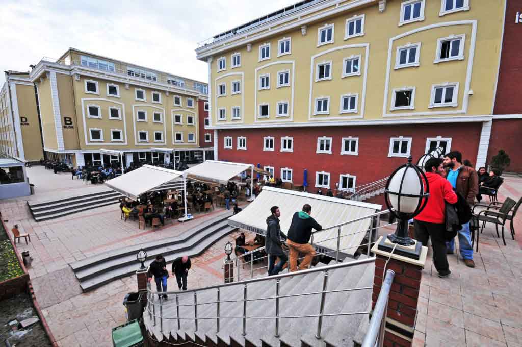 الجامعات التركية المفتوحة الآن للتسجيل