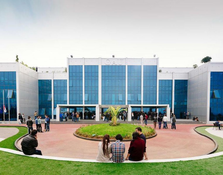 دراسة هندسة الحاسوب في جامعة جيرنا الأمريكية